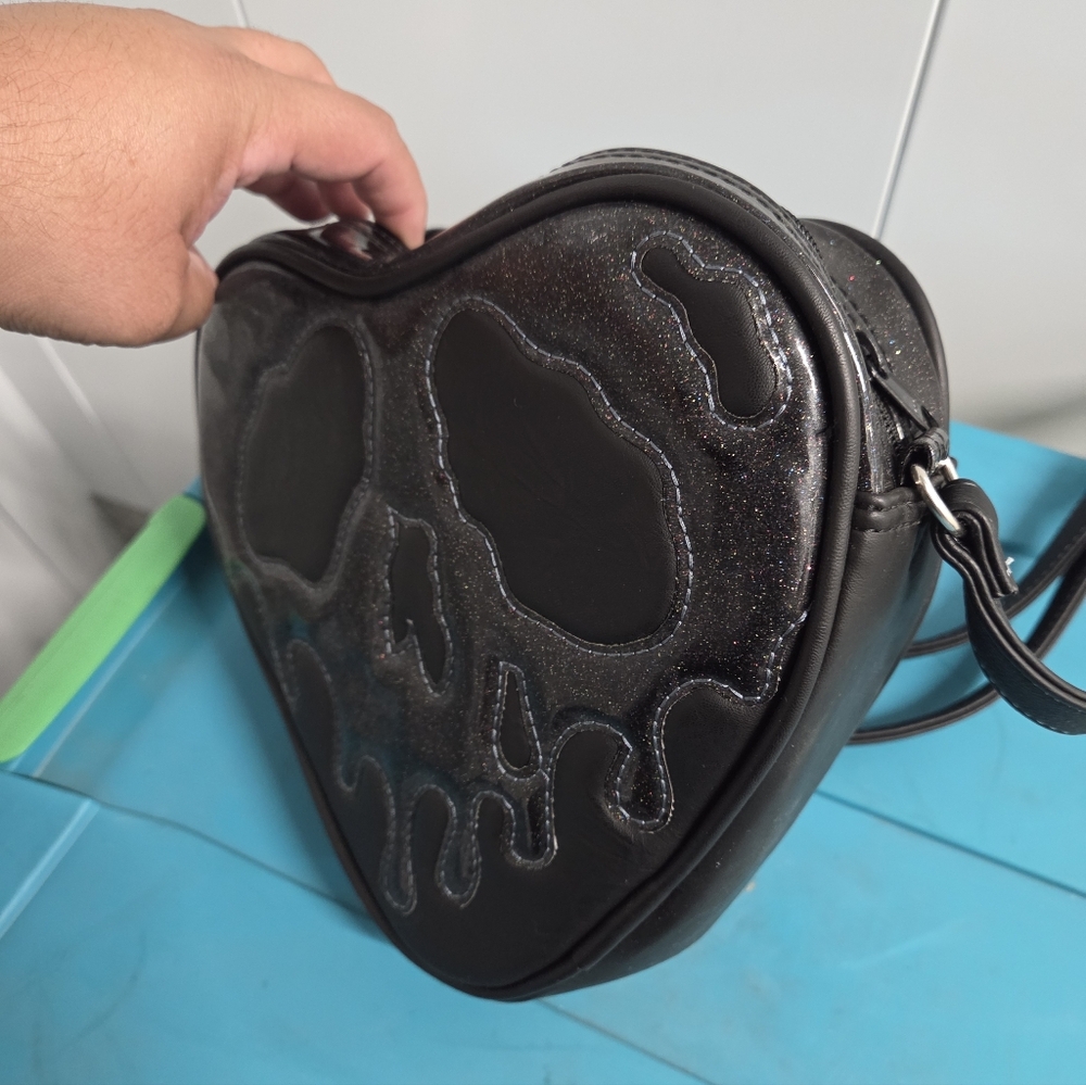 Love, Pain and, Stitches heart shaped poison apple face in all black - Picture 3 of 9